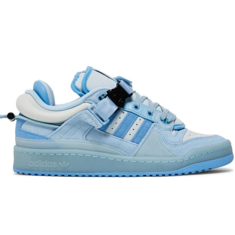Zapatillas bajas con hebilla "Blue Tint" de Bad Bunny x Forum
