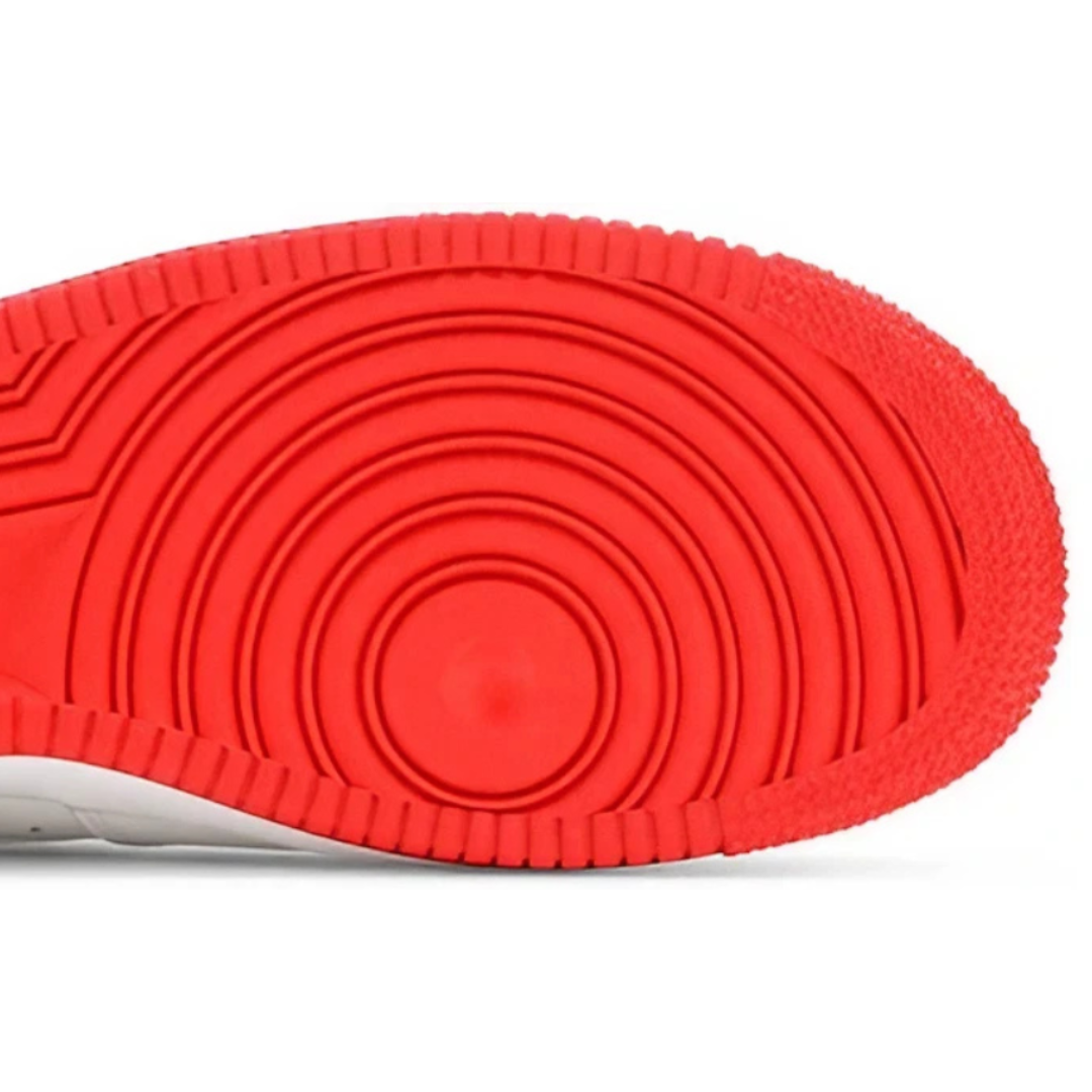 Tênis Nike Air Force 1 Low University Red