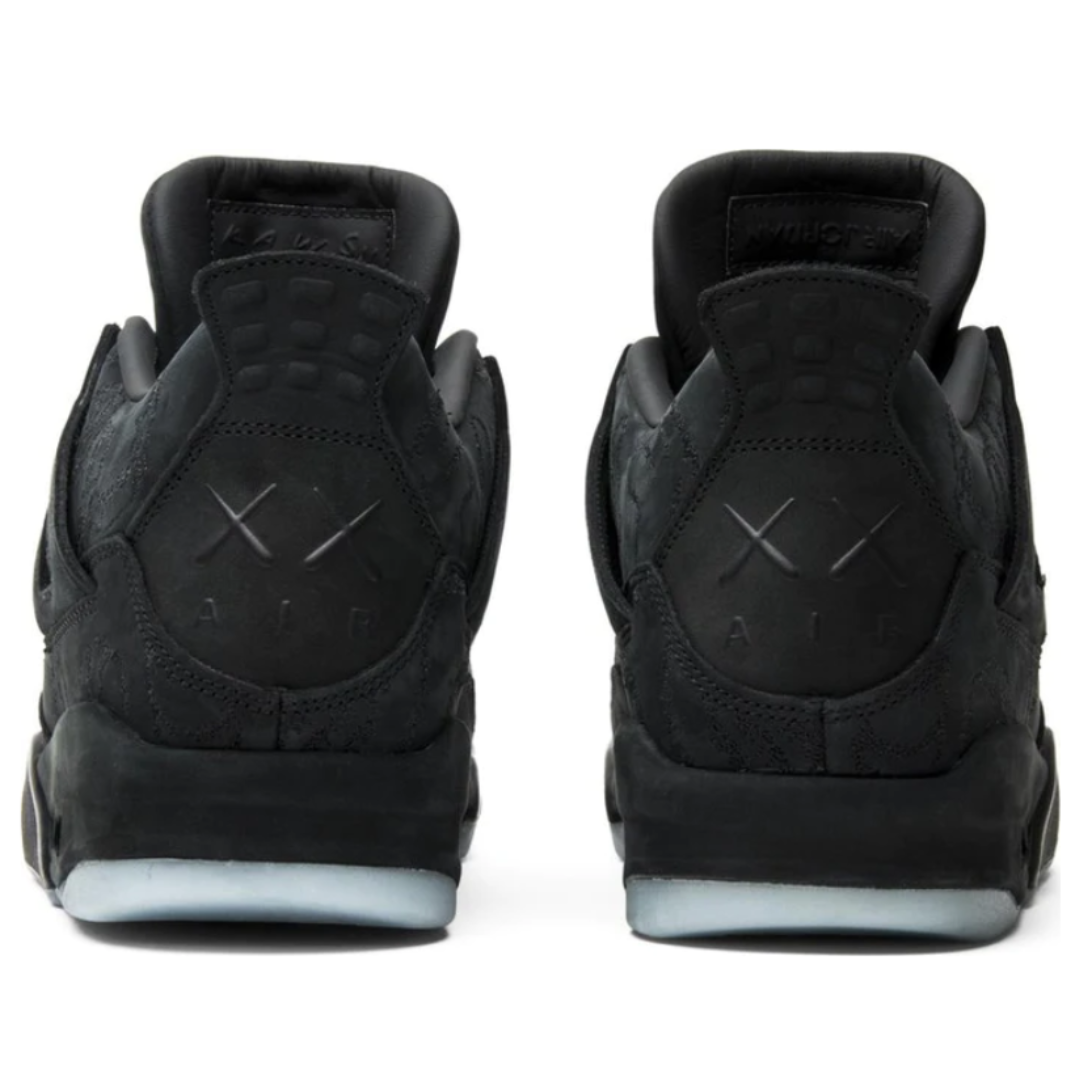 Tênis KAWS x Air Jordan 4 Retro 'Black'