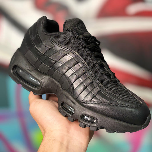 Nike Air Max 95 Essential Triple Black (Listo para entrega)