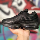 Nike Air Max 95 Essential Triple Black (Listo para entrega)