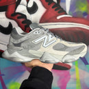 New Balance 9060 Shadow Gray Concrete Silver (Entrega inmediata)