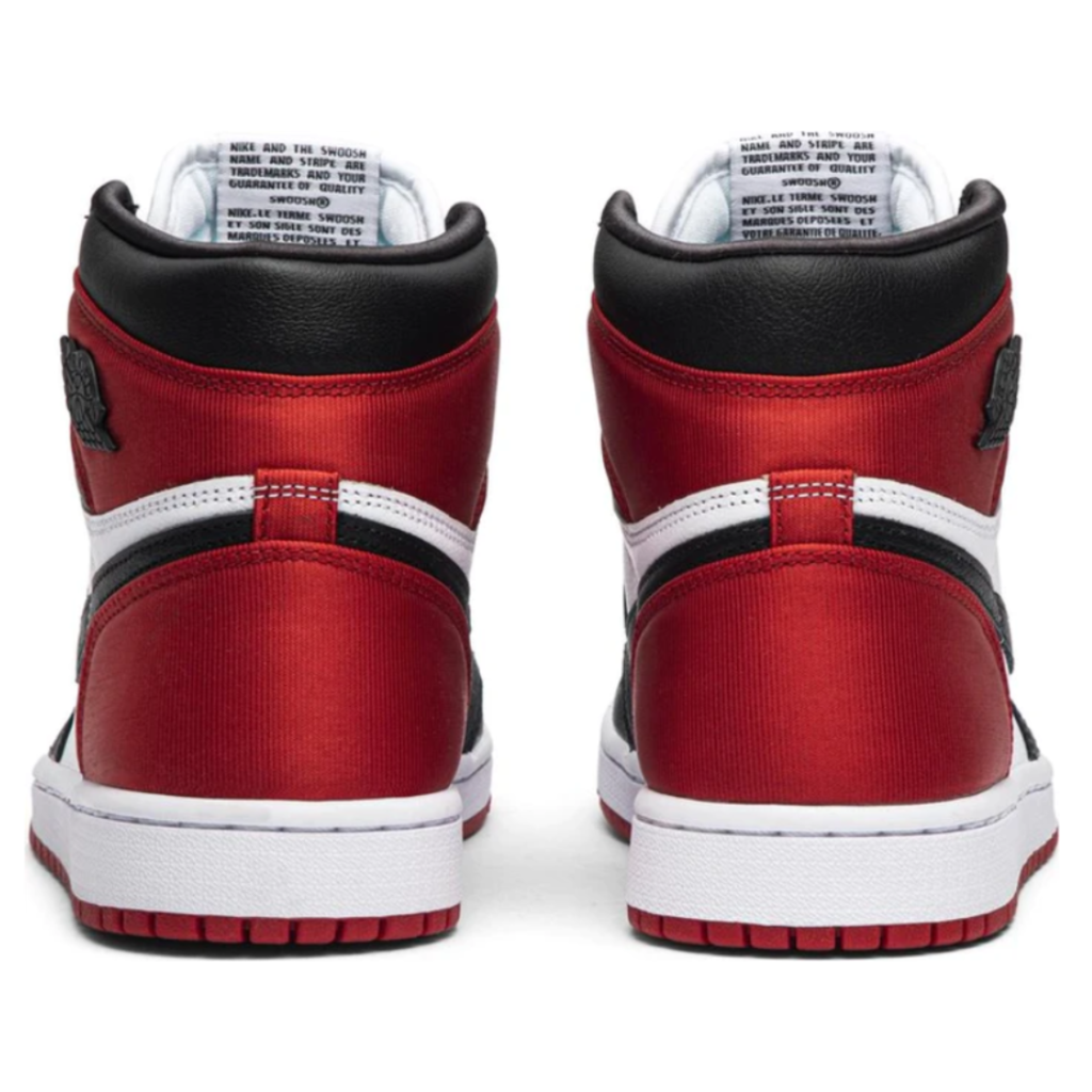 Tênis Nike Air Jordan 1 Retro High 'Satin Black Toe'