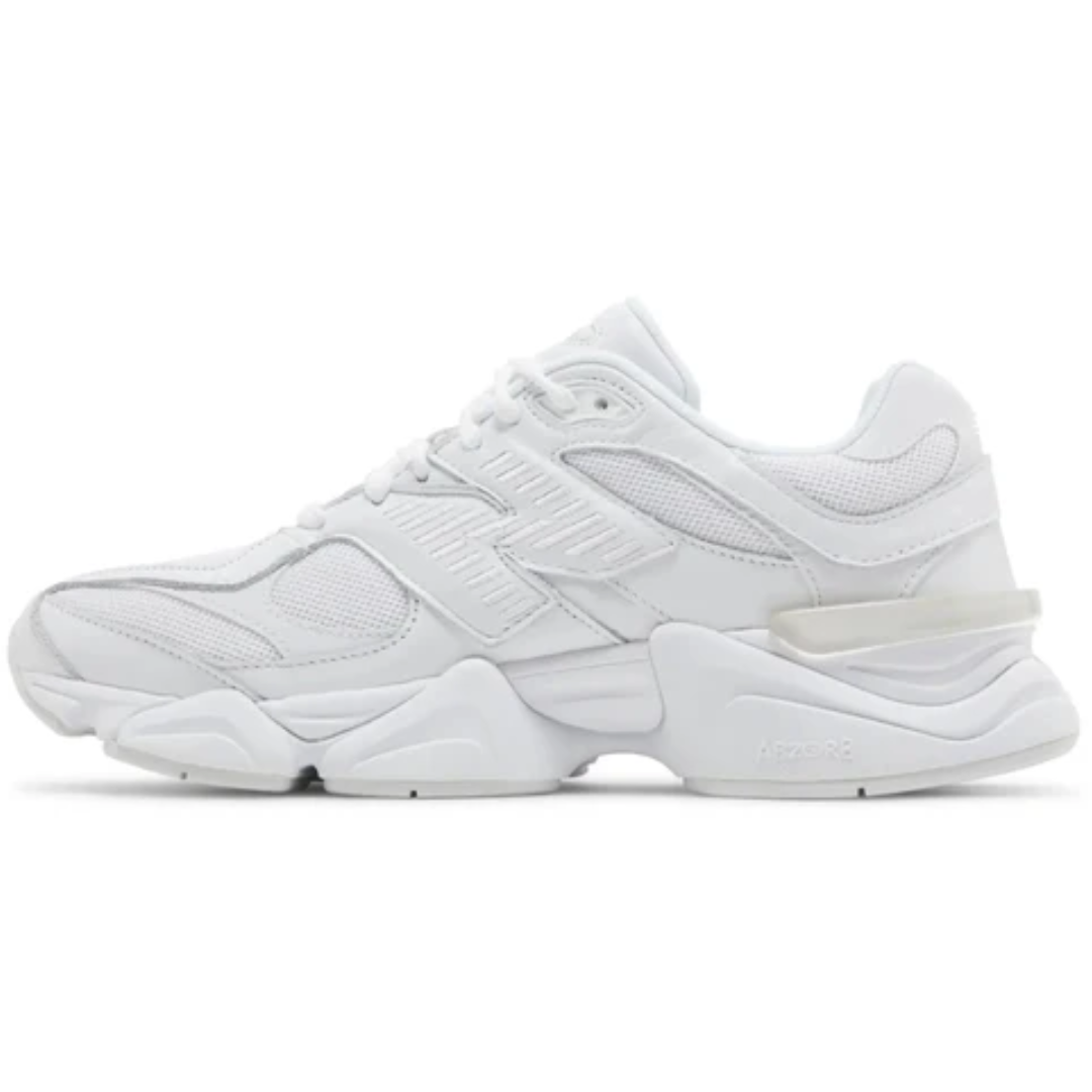 Tênis New Balance 9060 Triple White