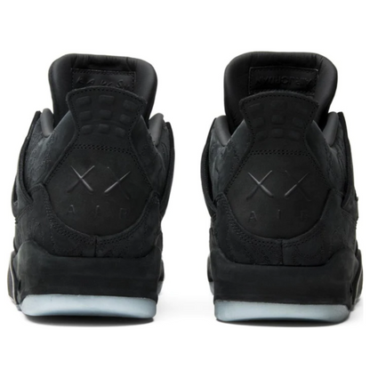 Tênis KAWS x Air Jordan 4 Retro 'Black'