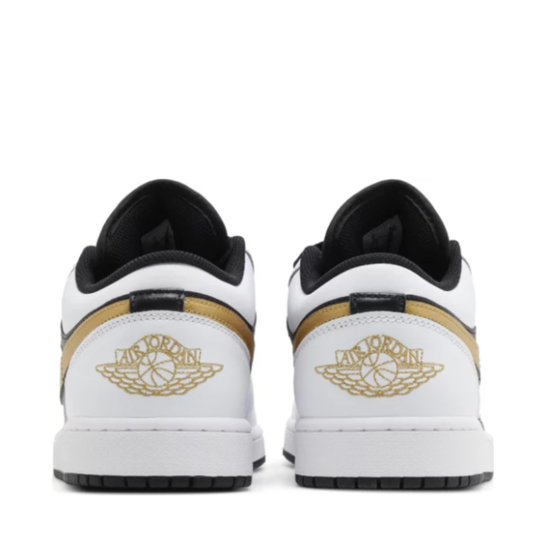 Tênis Air Jordan 1 Low White Black Metallic Gold Swoosh
