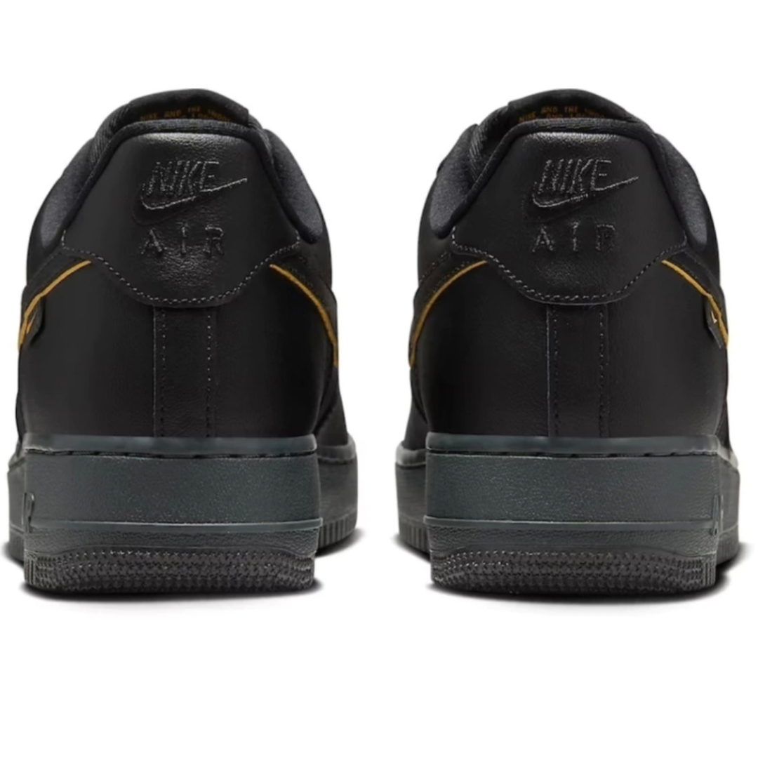 Tênis Nike Air Force 1 Black University Gold
