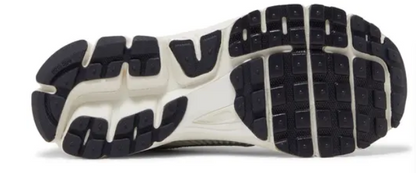 Tênis Nike Zoom Vomero 5 Photon Dust Metallic Silver Cinza