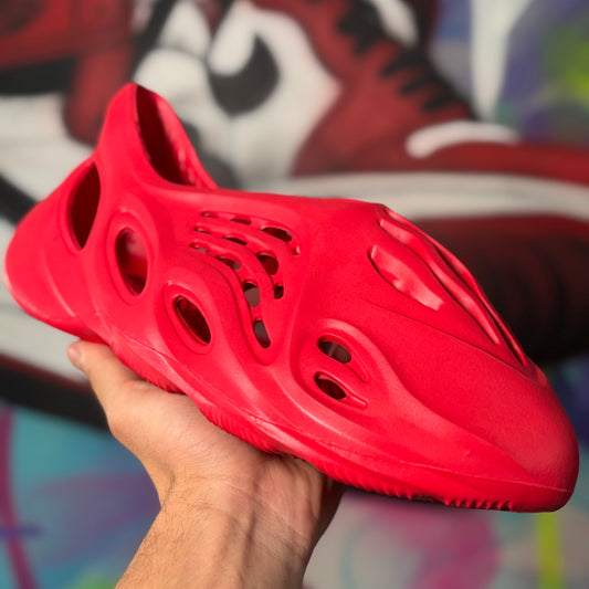 Yeezy Foam Runner 'Vermilion' (Pronta Entrega)