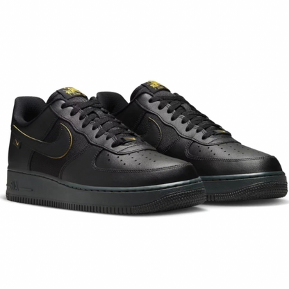 Tênis Nike Air Force 1 Black University Gold