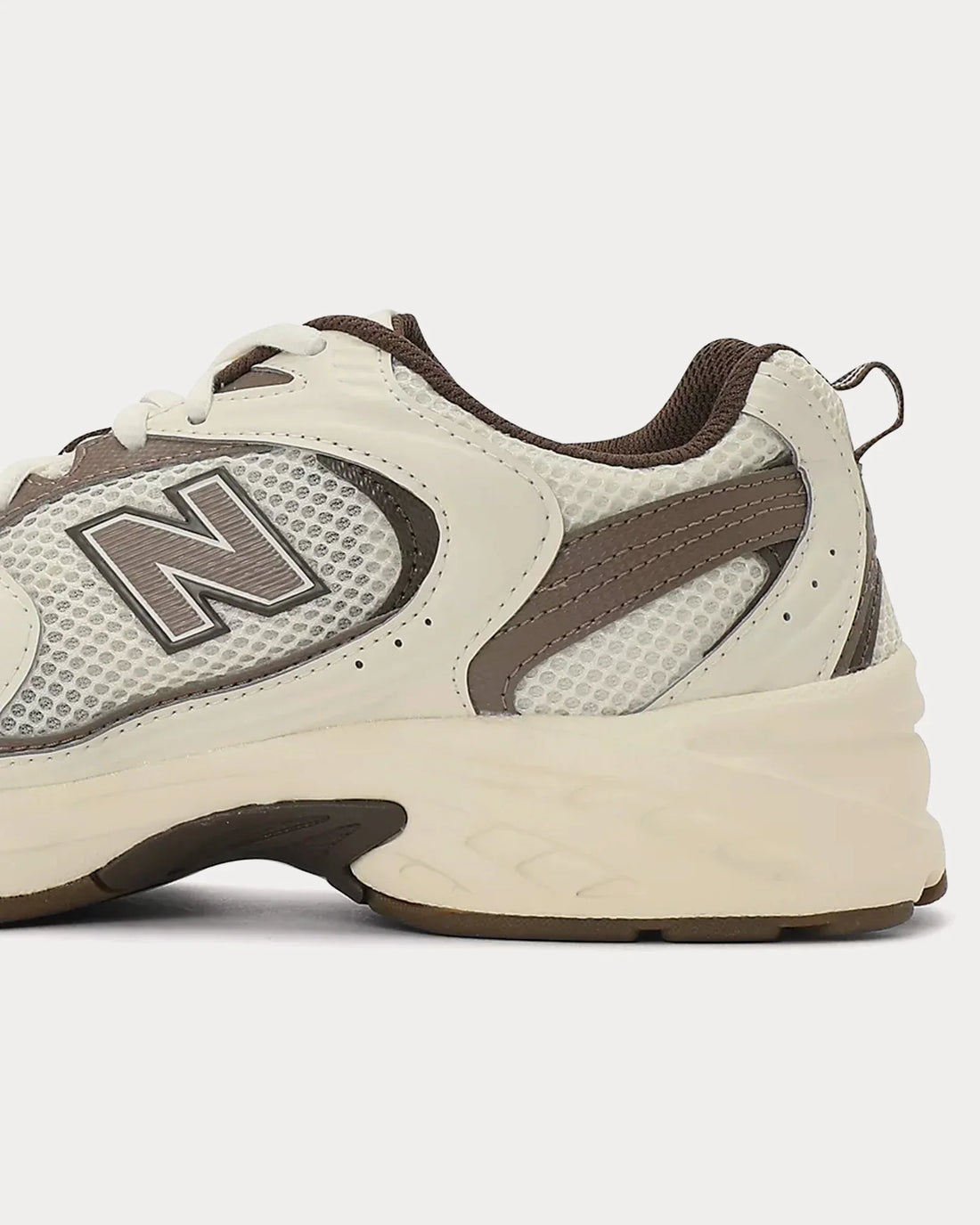 New Balance 530 Tórtola Champiñón