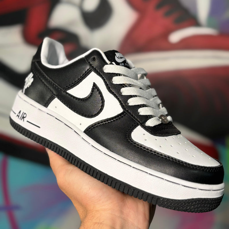 Nike Air Force 1 Low Blackout (Pronta entrega)