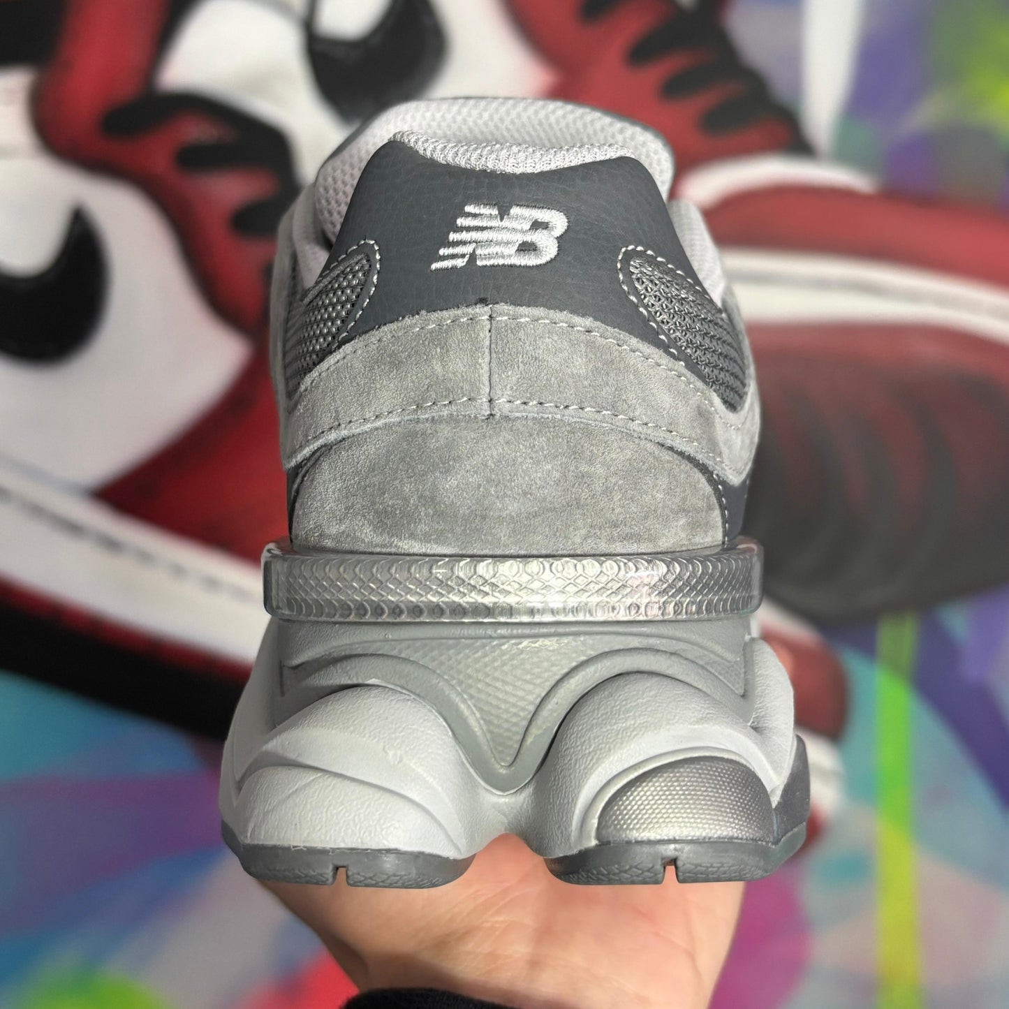 New Balance 9060 Shadow Gray Concrete Silver (Entrega inmediata)