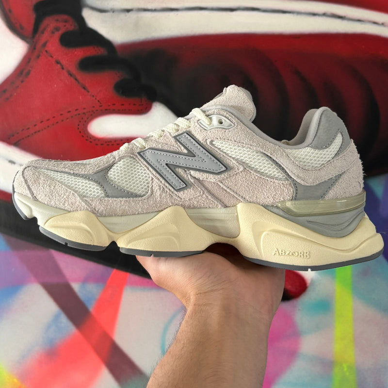 Tênis New Balance 9060 Suede Pack Sea Salt (Pronta Entrega)