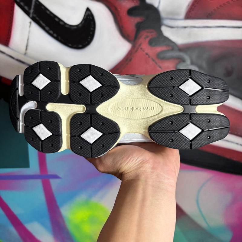 Tênis New Balance 9060 White Black (Pronta Entrega)