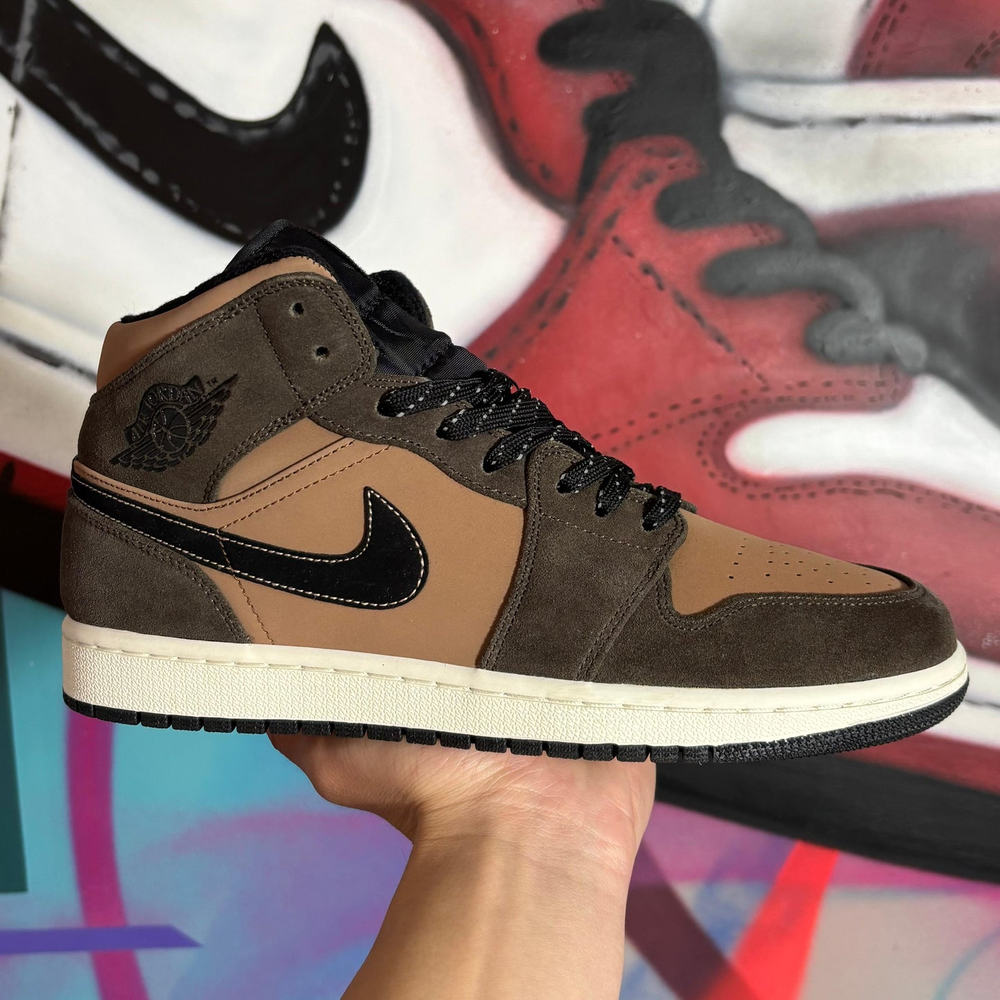 Tênis Air Jordan 1 Mid SE Earth Tone (Pronta Entrega)