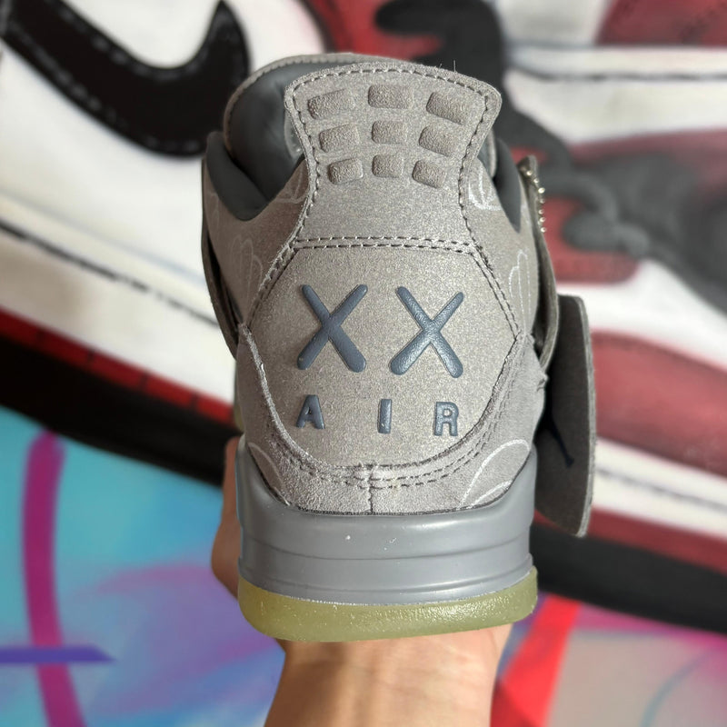 Tênis Air Jordan 4 Retro Kaws (Pronta Entrega)