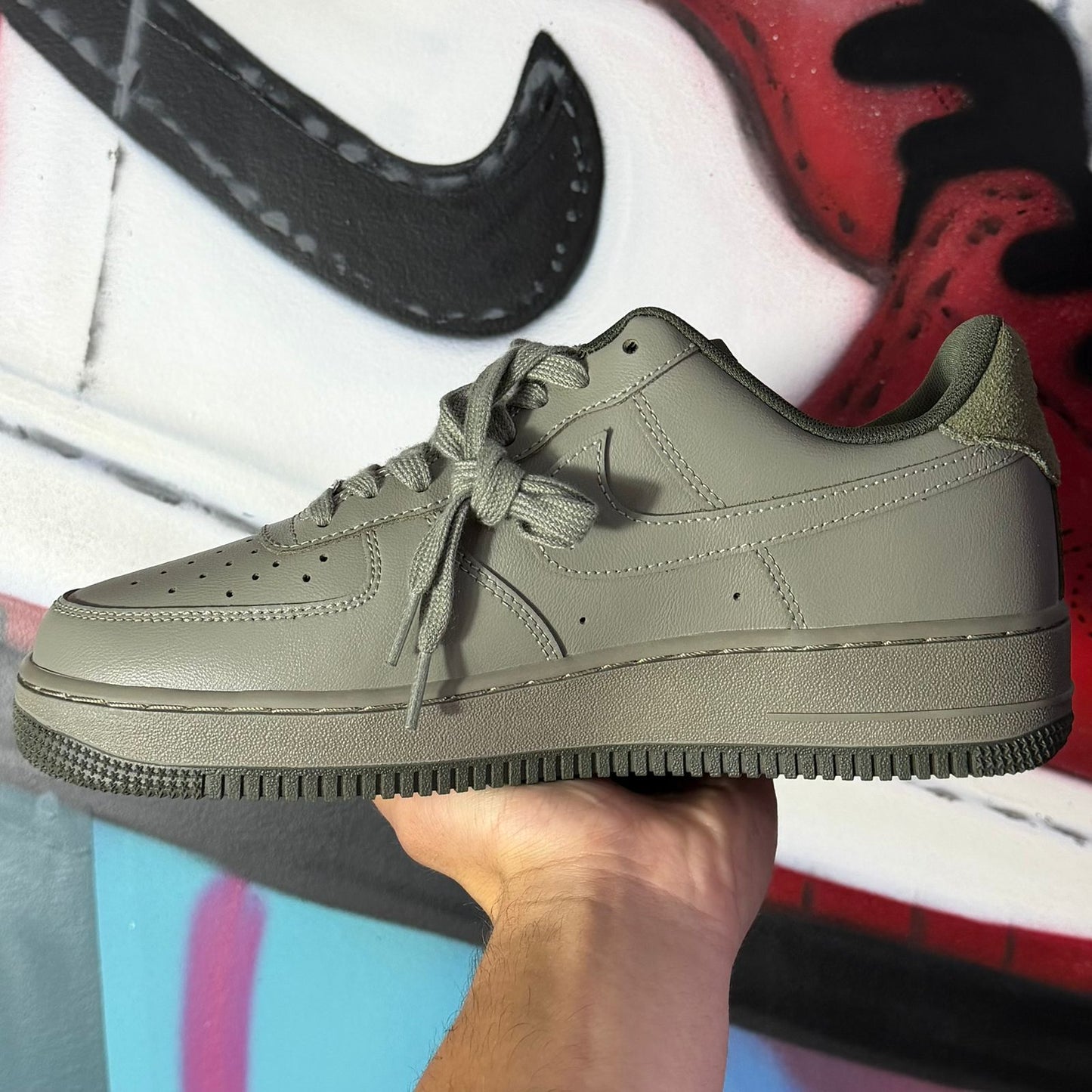 Tênis Nike Air Force 1 '07 LV8 'Mini Swoosh Pack - Light Army' (Pronta Entrega)