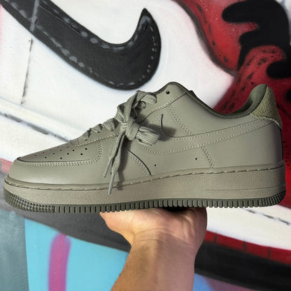 Tênis Nike Air Force 1 '07 LV8 'Mini Swoosh Pack - Light Army' (Pronta Entrega)