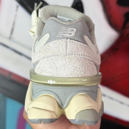 Tênis New Balance 9060 Suede Pack Sea Salt (Pronta Entrega)