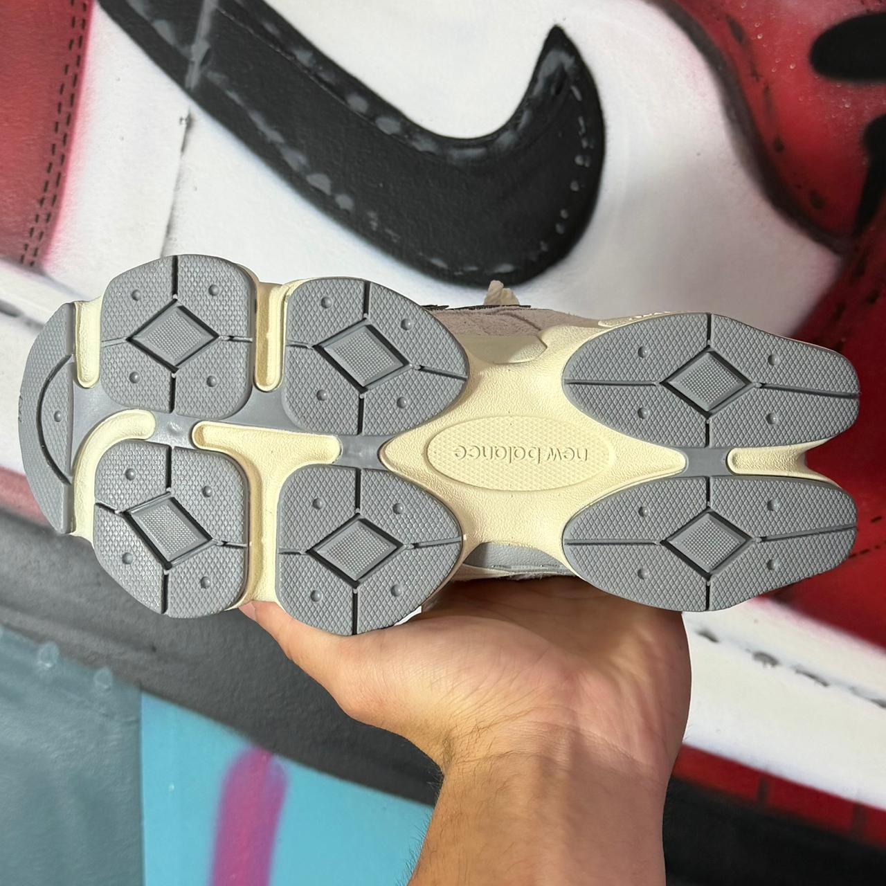 Tênis New Balance 9060 Suede Pack Sea Salt (Pronta Entrega)