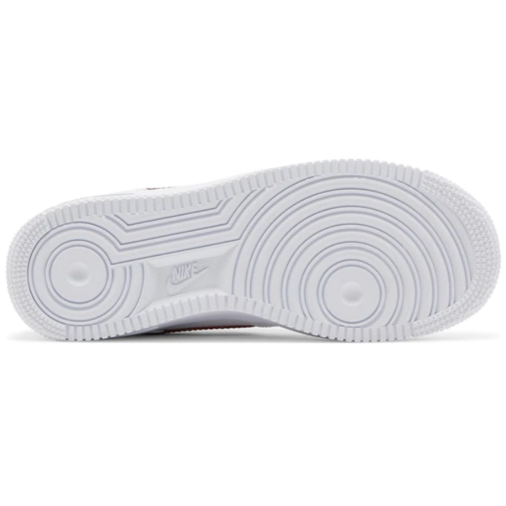 Tênis Nike Air Force 1 Essential Low 'White Gym Red'