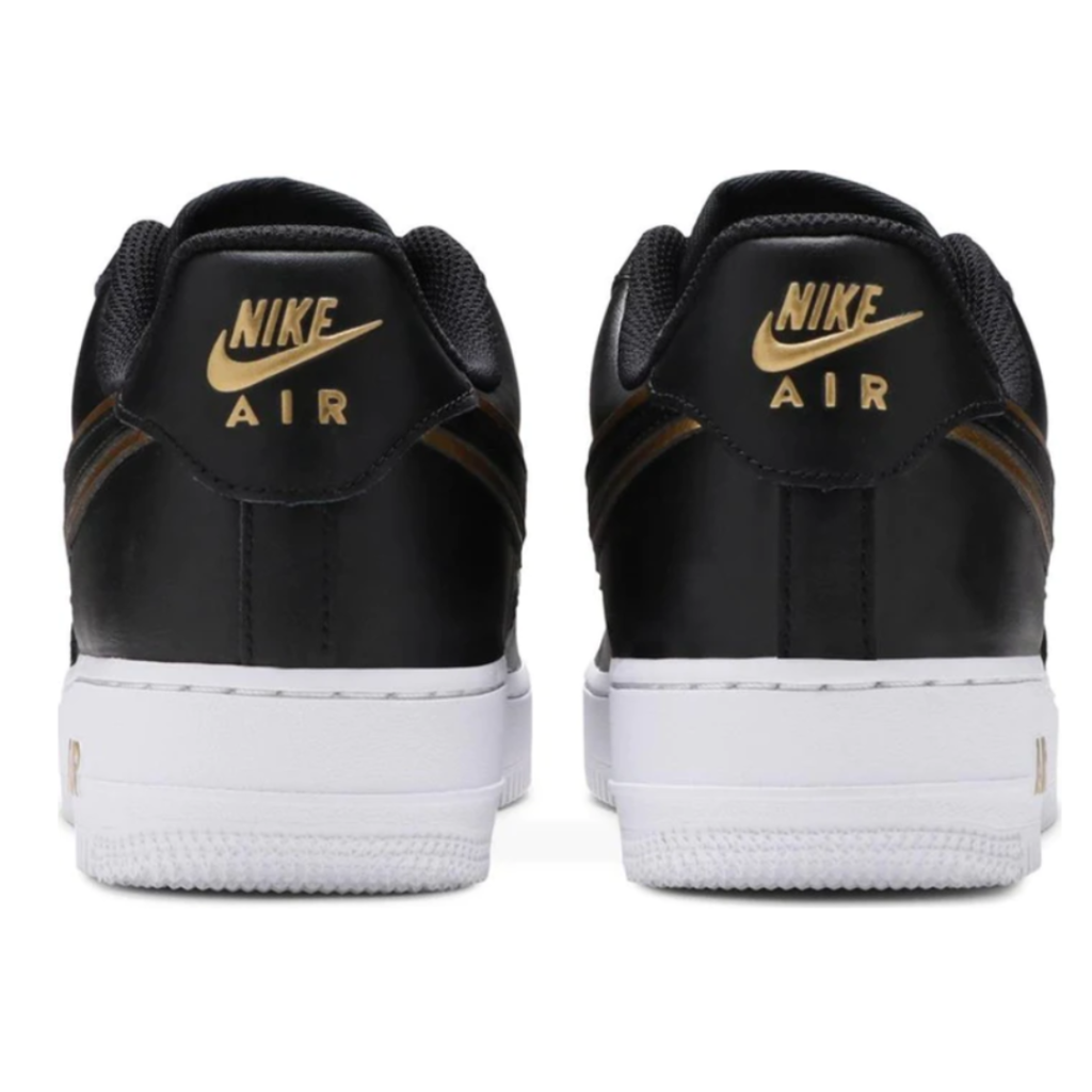 Tenis Nike Air Force 1 '07 LV8 'Metallic Swoosh Pack - Negro