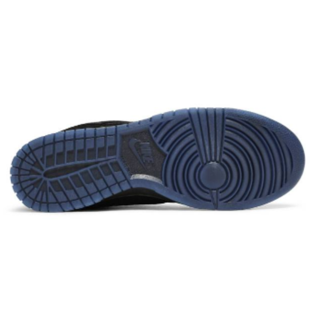 Tênis Dunk Low SP Nike x Undefeated