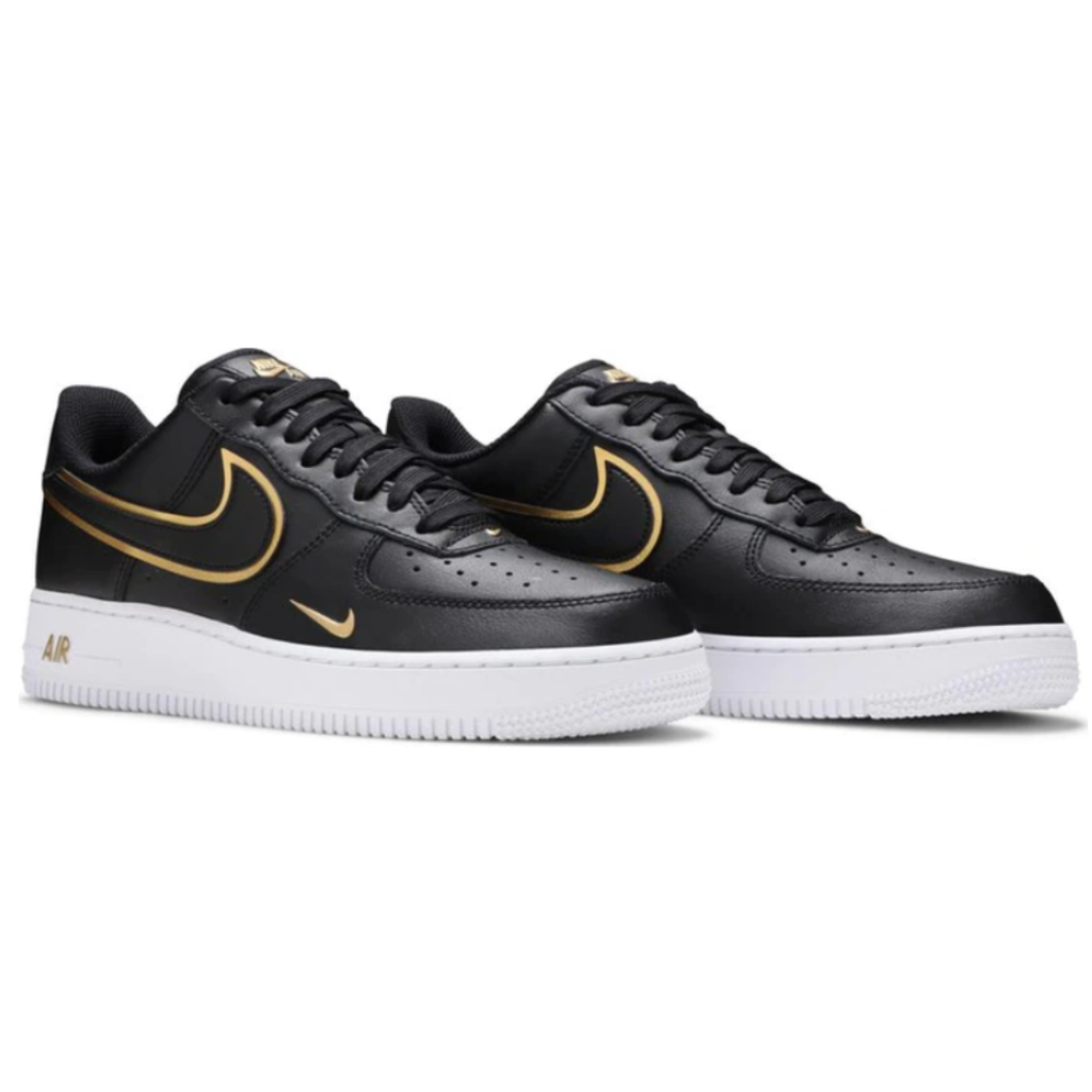 Tenis Nike Air Force 1 '07 LV8 'Metallic Swoosh Pack - Negro
