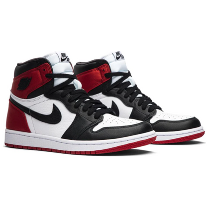 Tênis Nike Air Jordan 1 Retro High 'Satin Black Toe'